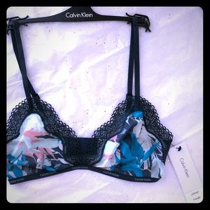 NWT Calvin Klein Unlined Triangle bra size M